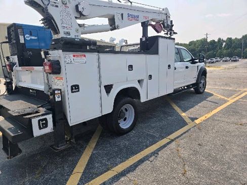 Used 2022 Ford F550 4x4 Crew Cab Super Duty w/ Power Equipment Group image 11