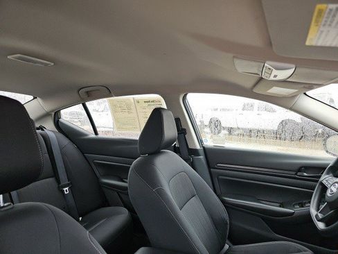 Used 2024 Nissan Altima 2.5 S image 13