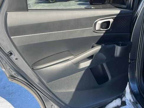 Used 2023 Kia Sorento LX image 16