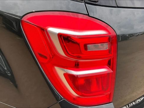 Used 2017 Chevrolet Equinox Premier w/ Enhanced Convenience Package FWD image 28