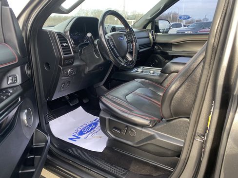 Used 2019 Ford Expedition Limited image 16