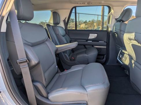 New 2025 Ford Expedition Active image 45