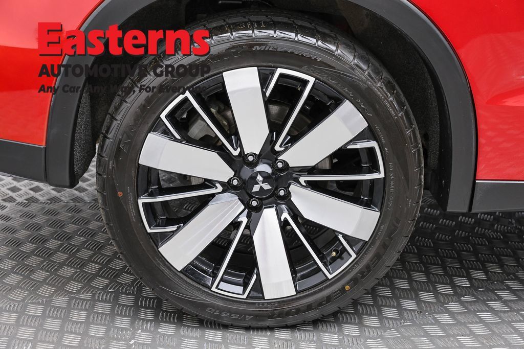 Used 2025 Mitsubishi Outlander SE AWD/4WD image 33