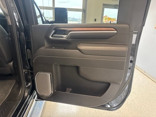 Used 2025 GMC Sierra 3500 Denali AWD/4WD image 43