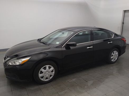 Used 2017 Nissan Altima 2.5 SV FWD image 2