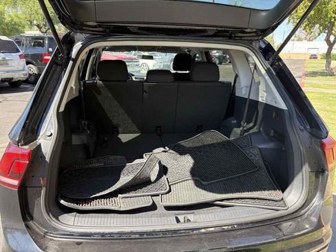 Used 2018 Volkswagen Tiguan S image 21