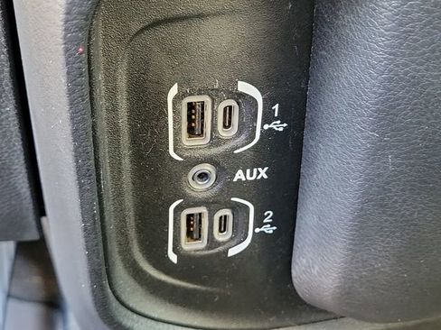 Used 2021 RAM 1500 Big Horn RWD image 33