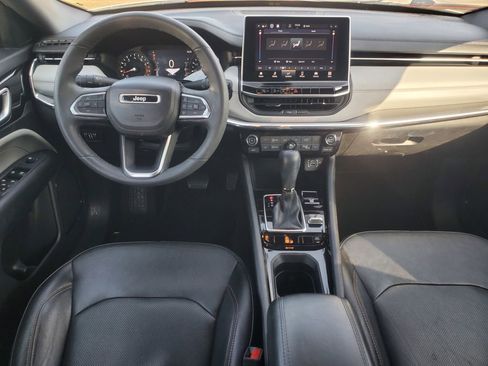 Used 2023 Jeep Compass Limited image 29