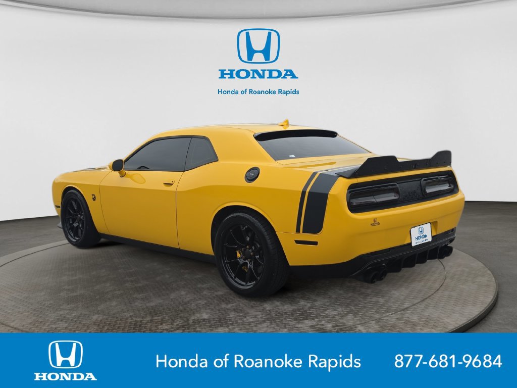 Used 2018 Dodge Challenger R/T Scat Pack w/ Dynamics Package RWD image 3