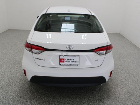 Used 2026 Toyota Corolla LE FWD image 8