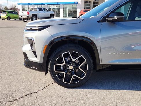 New 2026 Chevrolet Traverse High Country w/ LPO, Floor Liner Package image 8