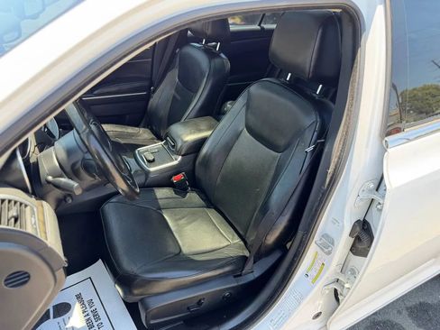 Used 2019 Chrysler 300 Limited RWD image 23