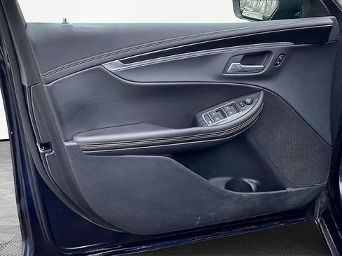 Used 2016 Chevrolet Impala LT w/ Convenience Package image 23