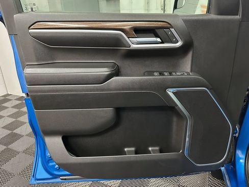 Used 2022 Chevrolet Silverado 1500 RST AWD/4WD image 17