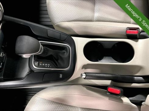 Used 2025 Kia Soul LX w/ LX Technology Package FWD image 17