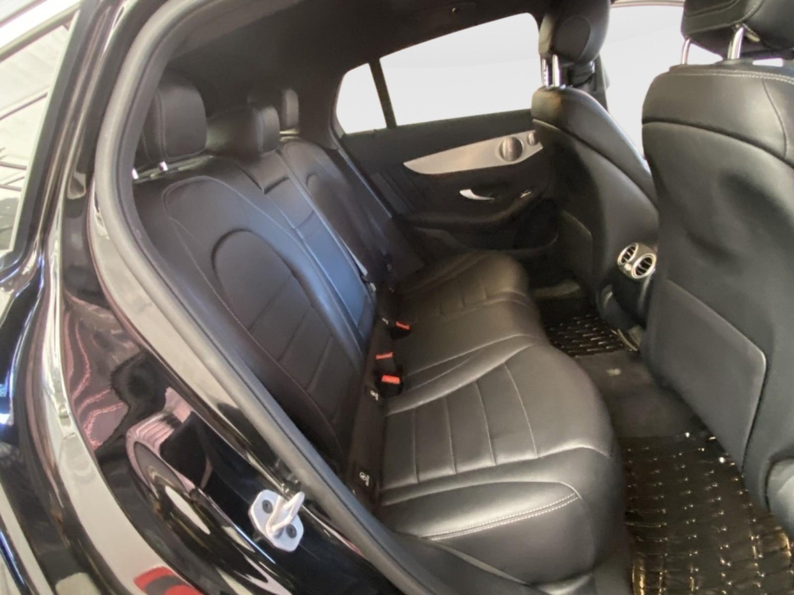 Used 2023 Mercedes-Benz GLC 300 4MATIC Coupe image 13