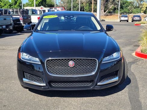 Used 2019 Jaguar XF Prestige RWD image 2