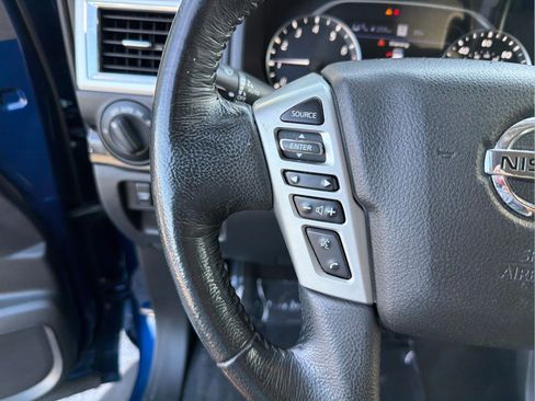 Used 2020 Nissan Titan SV w/ SV Convenience Package RWD image 13