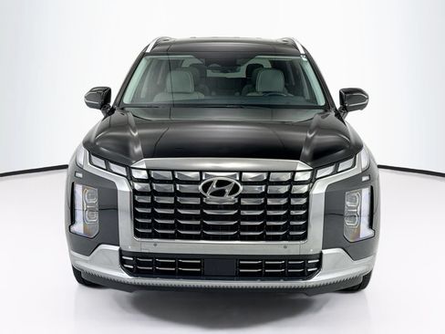 Used 2023 Hyundai Palisade Calligraphy FWD image 2