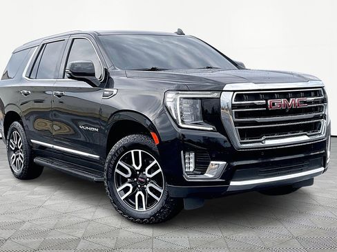 Used 2024 GMC Yukon SLT w/ SLT Luxury Package image 1