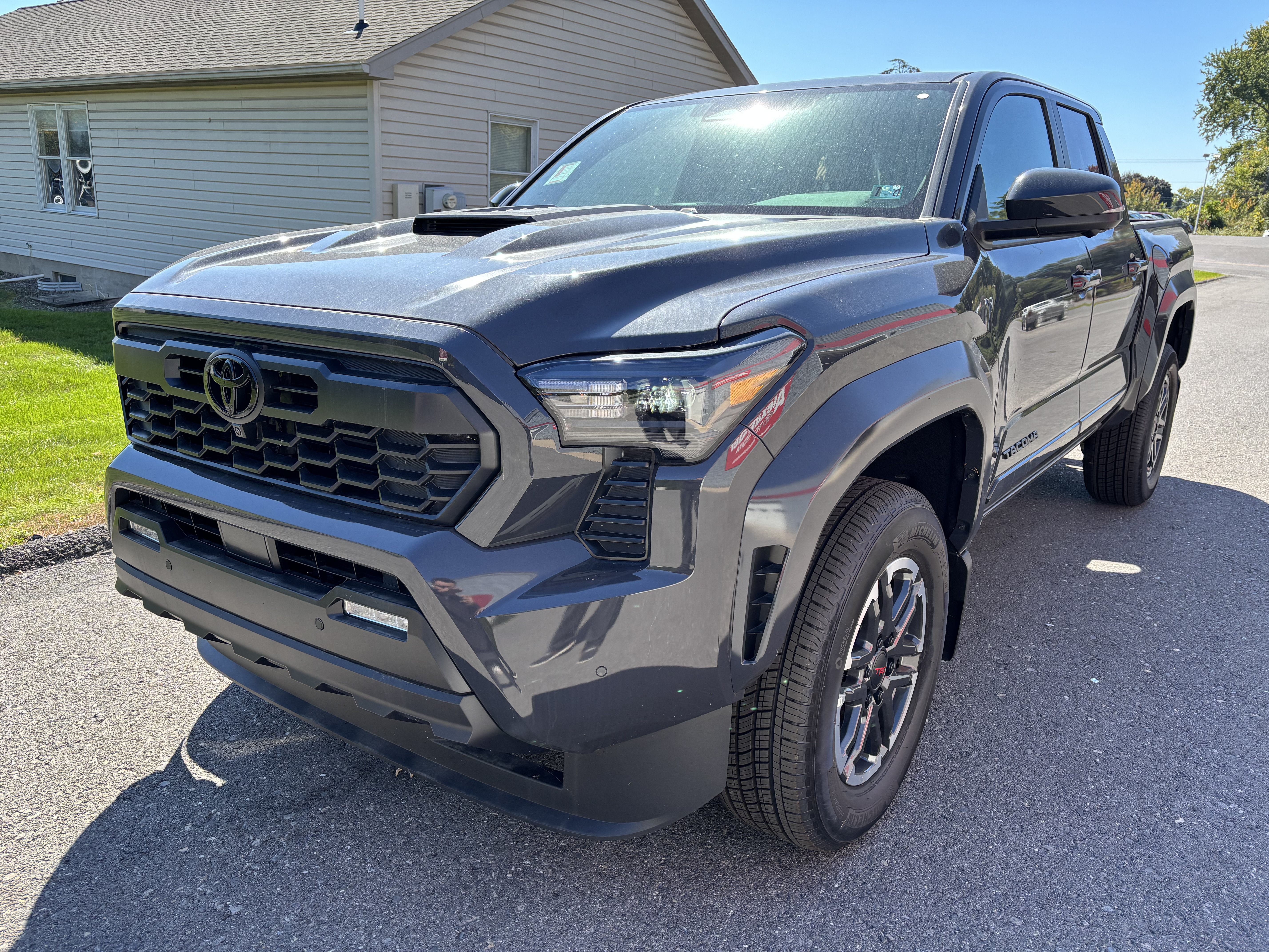 Certified 2026 Toyota Tacoma TRD Sport w/ TRD Sport Premium Package AWD/4WD image 7
