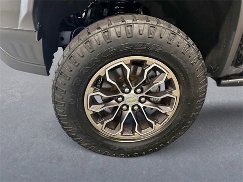 Used 2020 Chevrolet Colorado ZR2 image 8