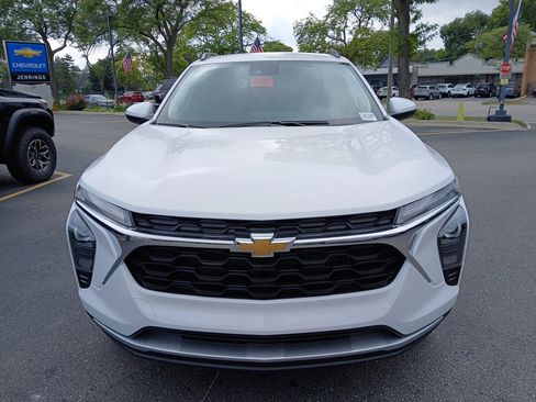 New 2026 Chevrolet Trax LT w/ Driver Confidence Package image 27