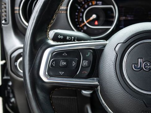 Used 2022 Jeep Wrangler Unlimited Sahara image 10