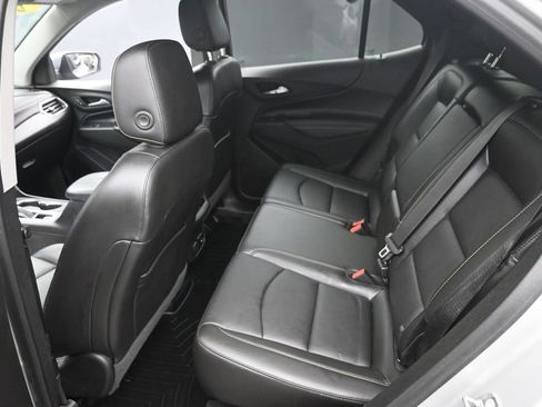Used 2018 Chevrolet Equinox Premier FWD image 12