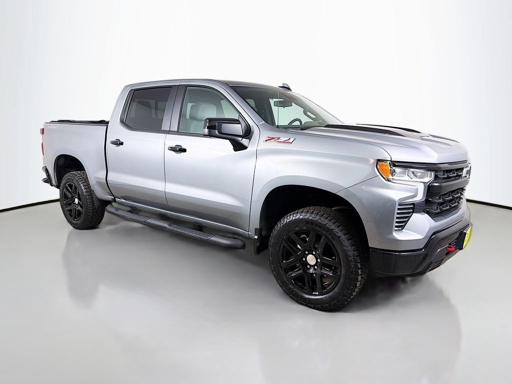 Used 2025 Chevrolet Silverado 1500 LT Trail Boss w/ Convenience Package II AWD/4WD image 4