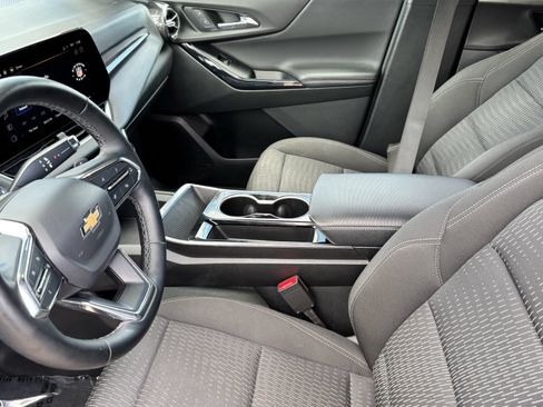 Used 2025 Chevrolet Equinox LT FWD image 17