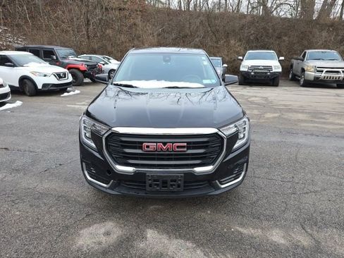 Used 2024 GMC Terrain SLE image 10