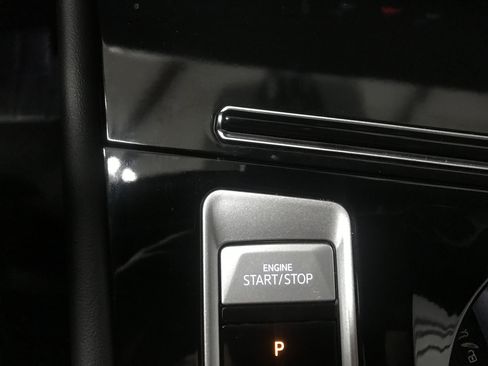 Used 2024 Volkswagen Atlas Cross Sport SE w/ Panoramic Sunroof Package image 19