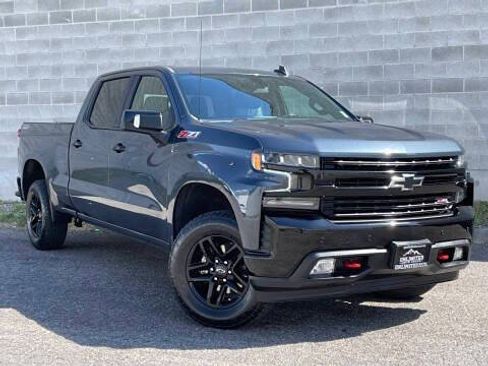 Used 2021 Chevrolet Silverado 1500 LT Trail Boss w/ Convenience Package II AWD/4WD image 2
