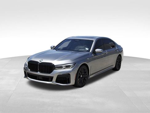 Used 2022 BMW 750i xDrive w/ Executive Package AWD/4WD image 2