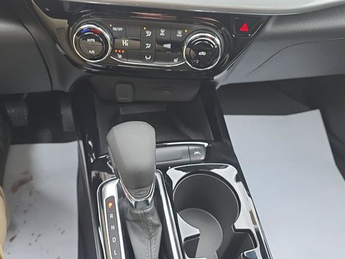 New 2026 Chevrolet Trax LT w/ Sunroof Package FWD image 14