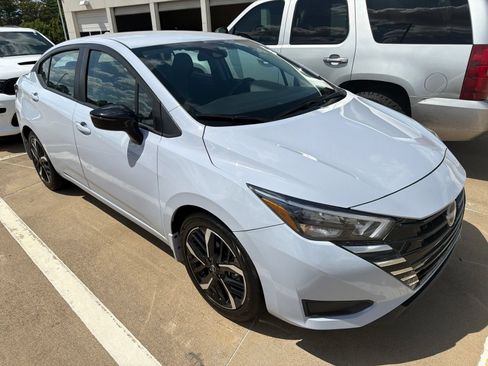 Used 2025 Nissan Versa SR w/ Trunk Package FWD image 4