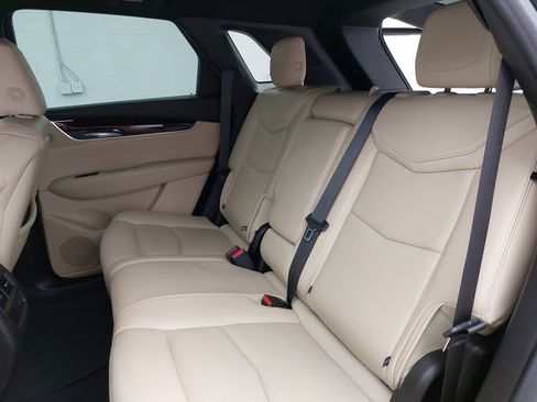 Used 2019 Cadillac XT5 Luxury AWD/4WD image 16