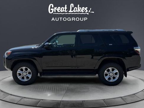 Used 2016 Toyota 4Runner SR5 AWD/4WD image 2