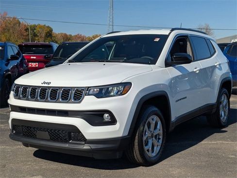 New 2026 Jeep Compass Latitude image 4