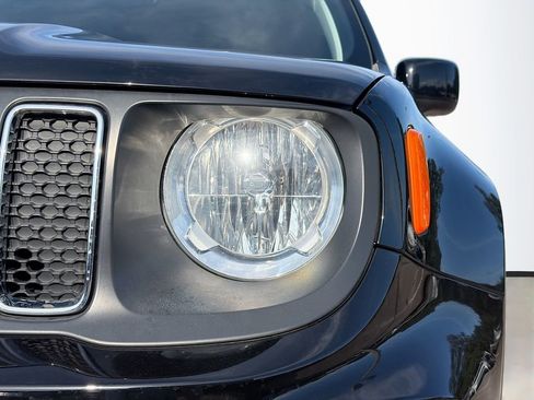 Used 2019 Jeep Renegade Latitude image 9