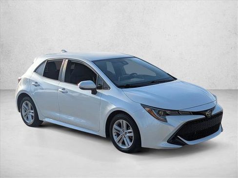 Used 2022 Toyota Corolla SE FWD image 3