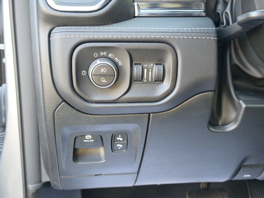 Used 2024 RAM 1500 Limited AWD/4WD image 15