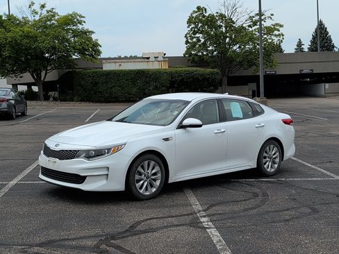 Used 2016 Kia Optima EX FWD image 2