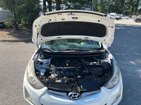 Used 2014 Hyundai Elantra Limited FWD image 12