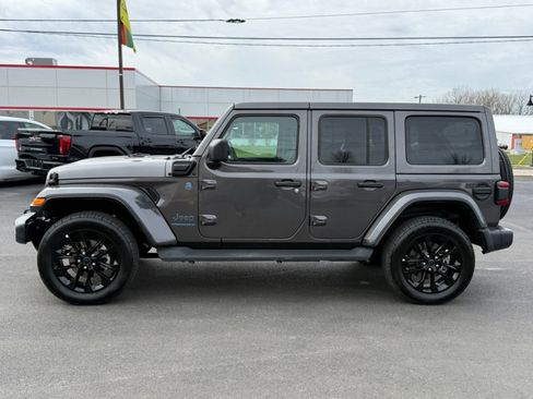 Used 2025 Jeep Wrangler Unlimited Sahara AWD/4WD image 5
