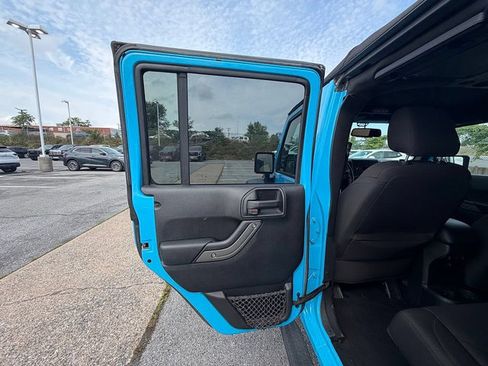 Used 2017 Jeep Wrangler Unlimited Sport w/ Quick Order Package 24S AWD/4WD image 10