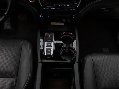 Used 2021 Honda Pilot Elite image 25