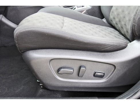 Used 2019 Nissan Rogue Sport SV image 28