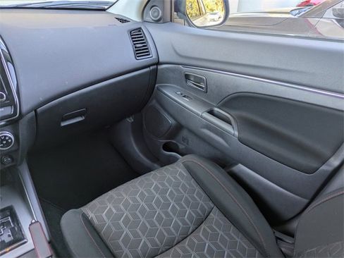 Used 2025 Mitsubishi Outlander Sport LE image 18
